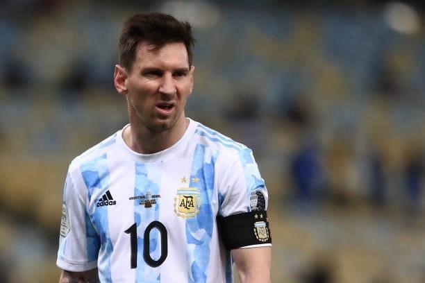 Lionel Messi of Argentina reacts during the final of Copa America Brazil 2021 between Brazil and Argentina at Maracana Stadium on July 10, 2021 in...