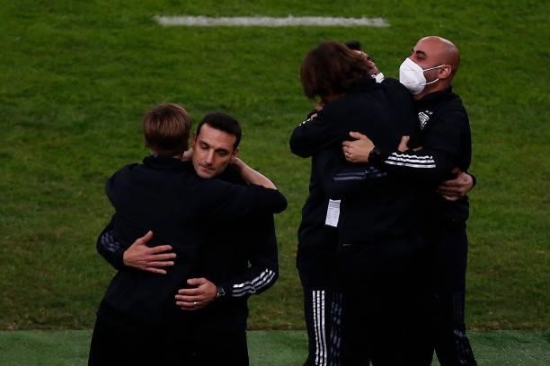 Head coach of Argentina Lionel Scaloni celebrate with assistants during the final of Copa America Brazil 2021 between Brazil and Argentina at...
