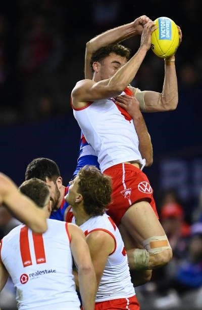 Will Hayward of the Swans marks during the round 17 AFL match between Western Bulldogs and Sydney Swans at Marvel Stadium on July 11, 2021 in...
