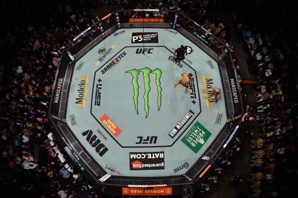 An overhead view of the Octagon as Dustin Poirier battles Conor McGregor of Ireland during the UFC 264 event at T-Mobile Arena on July 10, 2021 in...