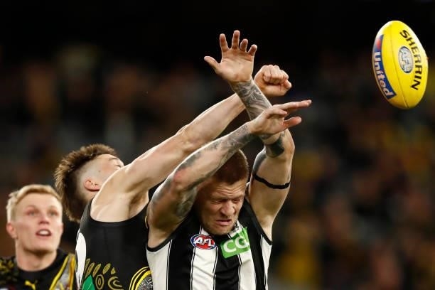 Jayden Short of the Tigers spoils Jordan De Goey of the Magpies during the round 17 AFL match between Richmond Tigers and Collingwood Magpies at...