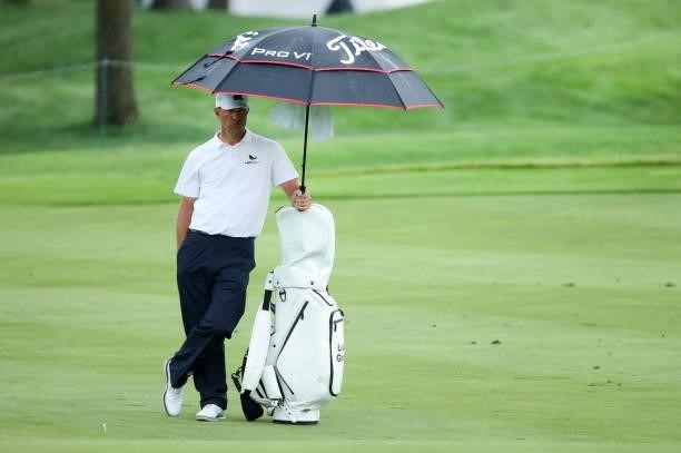 Lucas Glover prepares to play his shot on the 17th hole during the final round of the John Deere Classic at TPC Deere Run on July 11, 2021 in Silvis,...