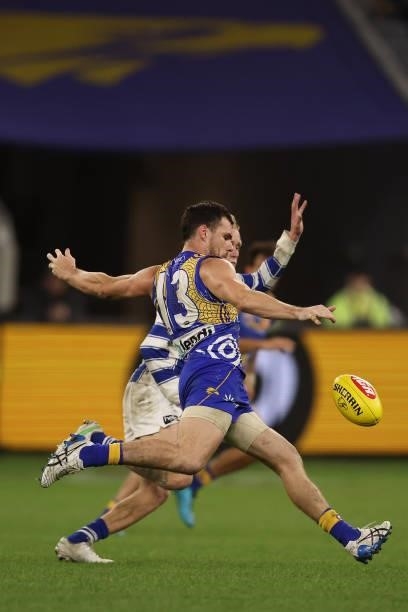 Luke Shuey of the Eagles in action during the round 17 AFL match between the West Coast Eagles and North Melbourne Kangaroos at Optus Stadium on July...