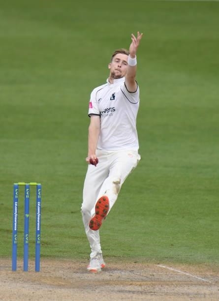 Craig Miles of Warwickshire bowls during the LV = Insurance County Championship match between Worcestershire and Warwickshire at New Road on July 13,...