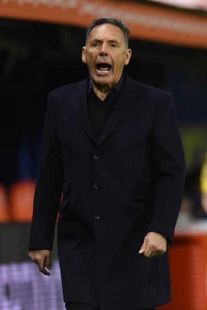 Miguel Angel Russo head coach of Boca Juniors reacts during a round of sixteen match between Boca Juniors and Atletico Mineiro as part of Copa...