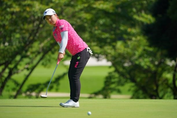 Mao Saigo of Japan attempts a putt on the 15th green during first round of the GMO Internet Ladies Samantha Thavasa Global Cup at Eagle Point Golf...