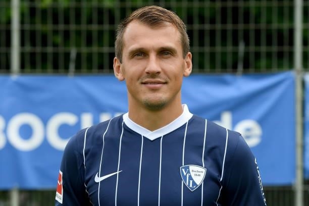 Robert Tesche of VfL Bochum poses during the team presentation at on July 16, 2021 in Bochum, Germany.
