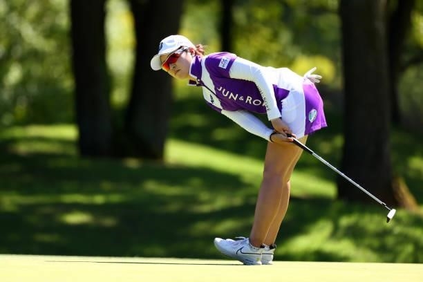 Kana Mikashima of Japan reacts after a putt on the 15th green during the second round of the GMO Internet Ladies Samantha Thavasa Global Cup at Eagle...