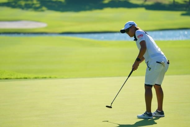 Mao Nozawa of Japan attempts a putt on the 18th green during the second round of the GMO Internet Ladies Samantha Thavasa Global Cup at Eagle Point...