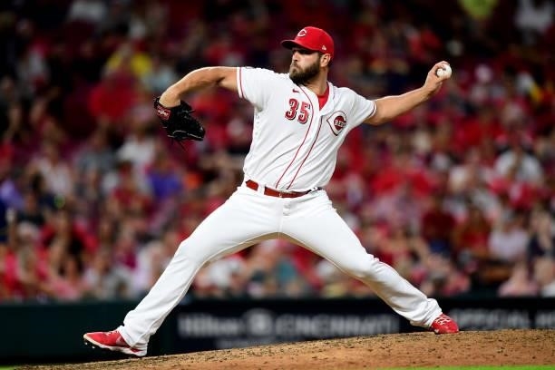 Josh Osich of the Cincinnati Reds pitches during a game between the Milwaukee Brewers and Cincinnati Reds at Great American Ball Park on July 16,...