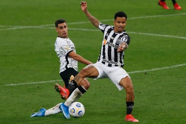 Gabriel of Corinthians fights for the ball against Allan of Atletico Mineiro during a match between Corinthians and Atletico Mineiro as part of...