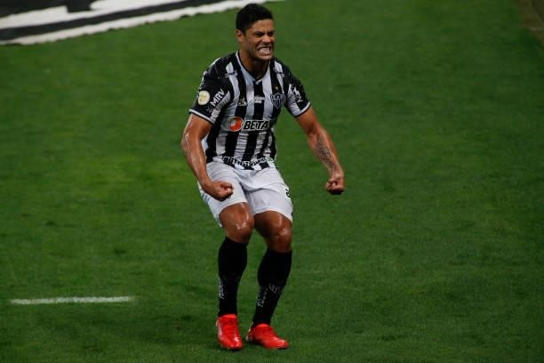Hulk of Atletico Mineiro celebrates after scoring his team's second goal during a match between Corinthians and Atletico Mineiro as part of...