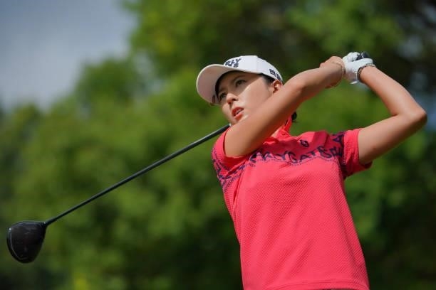 Chae-young Yoon of South Korea hits her tee shot on the 3rd hole during third round of the GMO Internet Ladies Samantha Thavasa Global Cup at Eagle...