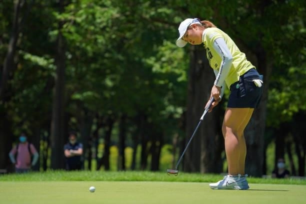 Momoko Osato of Japan attempts a putt on the 9th green during third round of the GMO Internet Ladies Samantha Thavasa Global Cup at Eagle Point Golf...