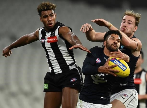 Sam Petrevski-Seton of the Blues marks during the round 18 AFL match between Collingwood Magpies and Carlton Blues at Melbourne Cricket Ground on...