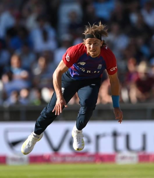 England bowler Tom Curran in bowling action during the Second Vitality Blast IT20 between England and Pakistan at Emerald Headingley Stadium on July...