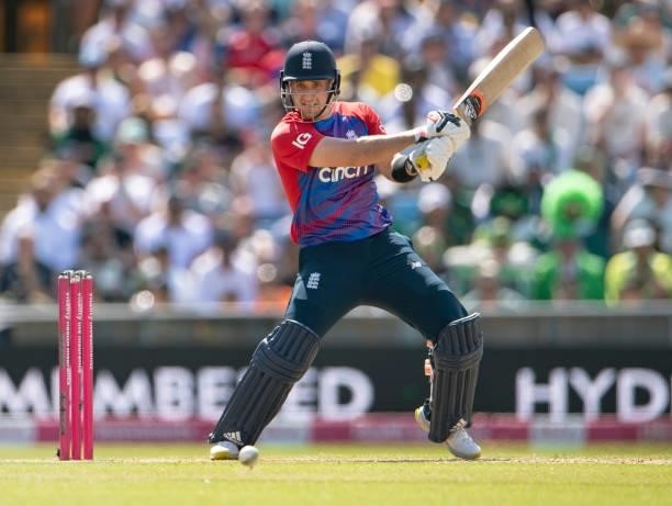Liam Livingstone of England batting during the 2nd T20I between England and Pakistan at Emerald Headingley Stadium on July 18, 2021 in Leeds, England.