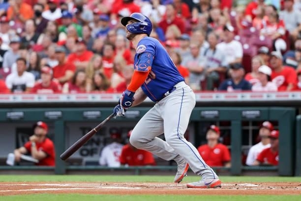 Pete Alonso of the New York Mets hits a home run in the first inning against the Cincinnati Reds at Great American Ball Park on July 19, 2021 in...