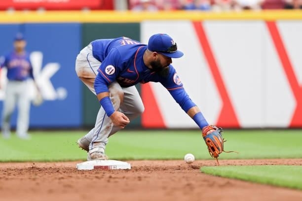 Luis Guillorme of the New York Mets attempts to catch a throw at second base in the second inning against the Cincinnati Reds at Great American Ball...