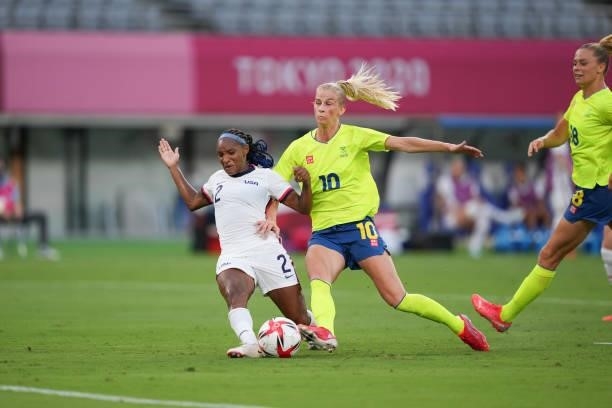 Crystal Dunn of the United States moves with the ball during a game between Sweden and USWNT at Tokyo Stadium on July 21, 2021 in Tokyo, Japan.