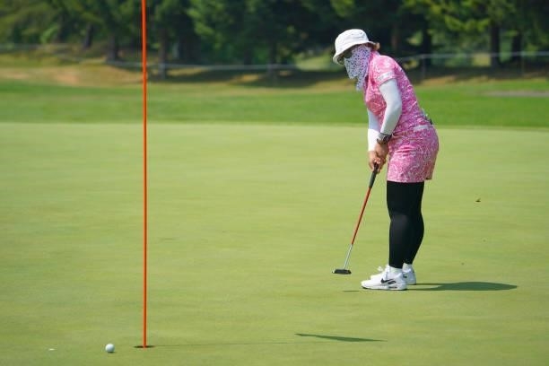 Satsuki Oshiro of Japan attempts a putt on the 16th green during the first round of Daito Kentaku eHeyanet Ladies at Takino Country Club on July 22,...