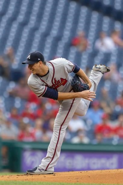 Charlie Morton of the Atlanta Braves throws a pitch against the Philadelphia Phillies at Citizens Bank Park on July 22, 2021 in Philadelphia,...