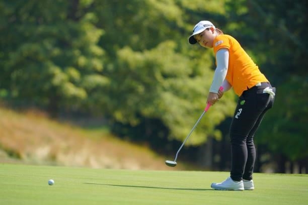 Mao Saigo of Japan attempts a putt on the 6th green during the second round of Daito Kentaku eHeyanet Ladies at Takino Country Club on July 23, 2021...