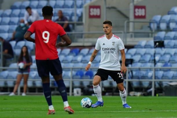Julian Weigl of SL Benfica controls the ball under pressure during the Pre-Season Friendly match between SL Benfica and Lille at Estadio Algarve on...