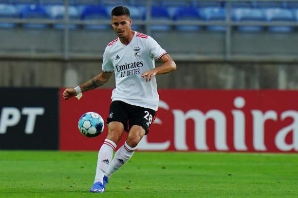 Julian Weigl of SL Benfica controls the ball during the Pre-Season Friendly match between SL Benfica and Lille at Estadio Algarve on July 22, 2021 in...