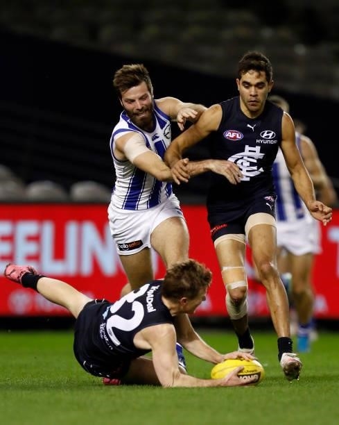 Jack Newnes of the Blues marks the ball during the round 19 AFL match between Carlton Blues and North Melbourne Kangaroos s at Marvel Stadium on July...