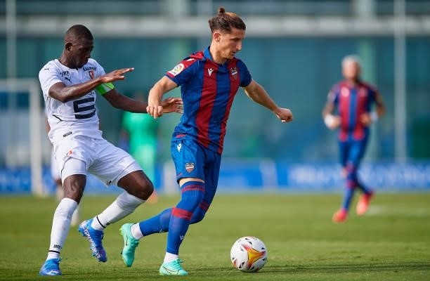 Enis Bardhi of Levante UD competes for the ball with Hamari Traore of Stade Rennais during a Pre-Season friendly match between Levante UD and Stade...