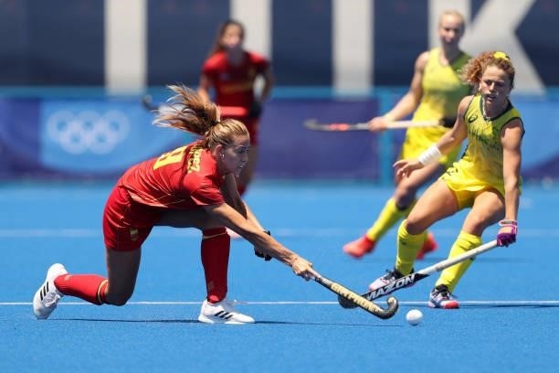 Maria Lopez Garcia of Team Spain passes the ball during the Women's Pool B match against Team Australia on day two of the Tokyo 2020 Olympic Games at...