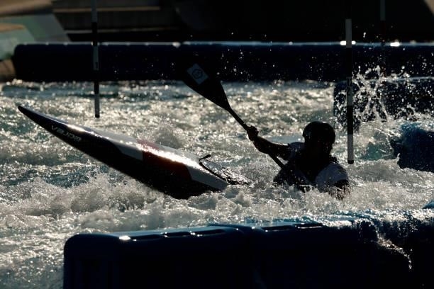 Chu-Han Chang of Team Chinese Taipei competes in the Women's Kayak Slalom Heats 2nd Run on day two of the Tokyo 2020 Olympic Games at Kasai Canoe...