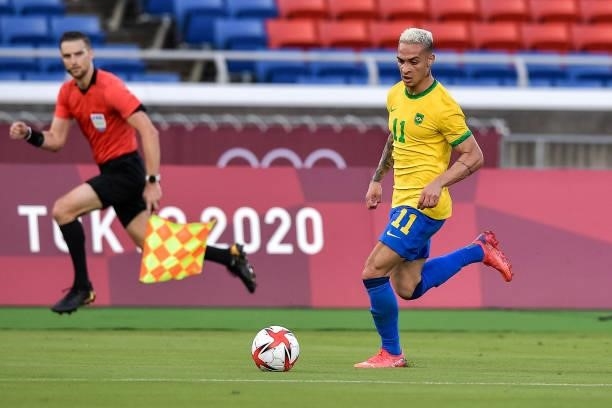 Antony of Brazil during the Tokyo 2020 Olympic Mens Football Tournament match between Brazil and Ivory Coast at Nissan Stadium on July 25, 2021 in...