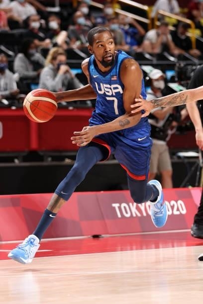Kevin Durant of Team United States drives to the basket against Team France during the first half of the Men's Preliminary Round Group B game on day...