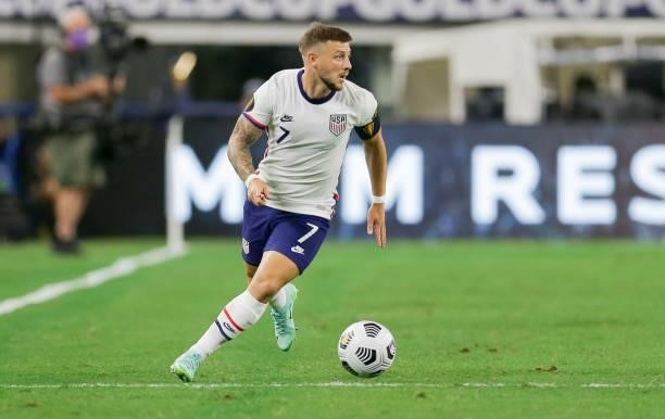 Paul Arriola of the United States turns and moves with the ball during a game between Jamaica and USMNT at AT&T Stadium on July 25, 2021 in Dallas,...