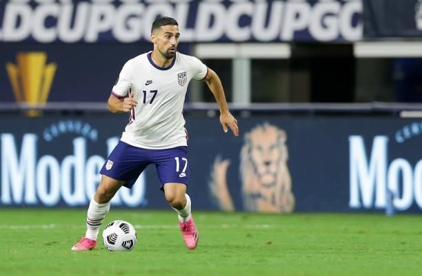 Sebastian Lletget of the United States looking for an open man during a game between Jamaica and USMNT at AT&T Stadium on July 25, 2021 in Dallas,...