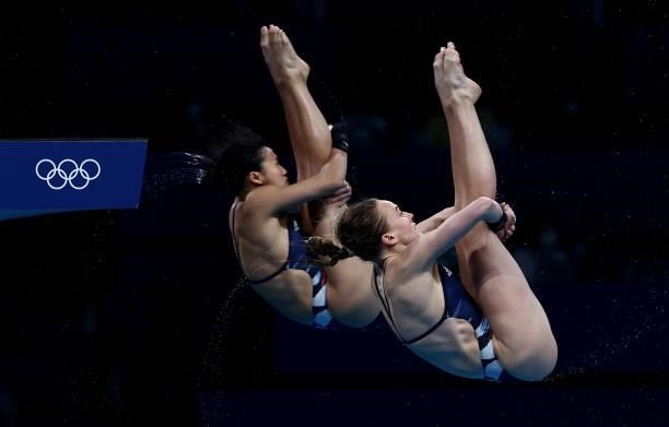 Lois Toulson and Eden Cheng Team of Great Britain compete during the Women's Synchronised 10m Platform Final on day four of the Tokyo 2020 Olympic...