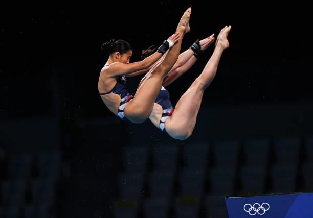 Lois Toulson and Eden Cheng of Team Great Britain compete during the Women's Synchronised 10m Platform Final on day four of the Tokyo 2020 Olympic...