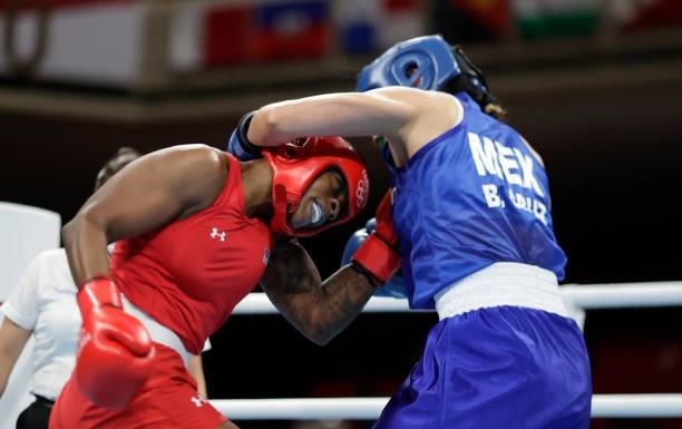 Oshae Jones of the United States exchanges punches with Brianda Tamara Cruz Sandoval of Mexico during the Women's Welter on day four of the Tokyo...