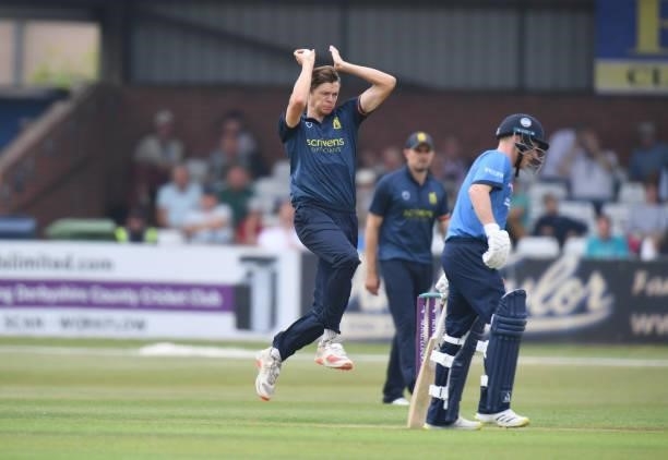 George Garrett of Warwickshire bowls during the Royal London Cup match between Derbyshire and Warwickshire at The Incora County Ground on July 27,...