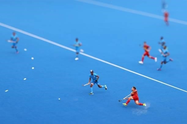 Pau Quemada Cadafalch of Team Spain moves the ball during the Men's Preliminary Pool A match between India and Spain on day four of the Tokyo 2020...