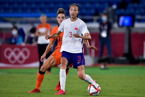 Dominique Janssen of the Netherlands and Yuping Lin of China during the Tokyo 2020 Olympic Womens Football Tournament match between Netherlands and...