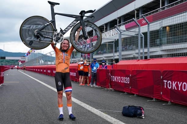 Gold medallist Annemiek van Vleuten of Team Netherlands poses after competing in the Women's Individual Time Trial during day 5 of the Tokyo 2020...