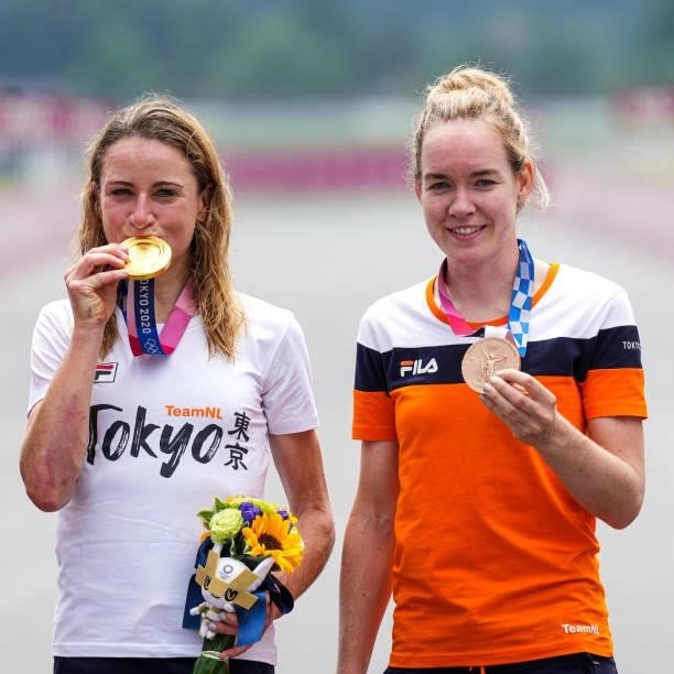 Gold medallist Annemiek van Vleuten of Team Netherlands and bronze medallist Anna van der Breggen of Team Netherlands pose during the medal ceremony...