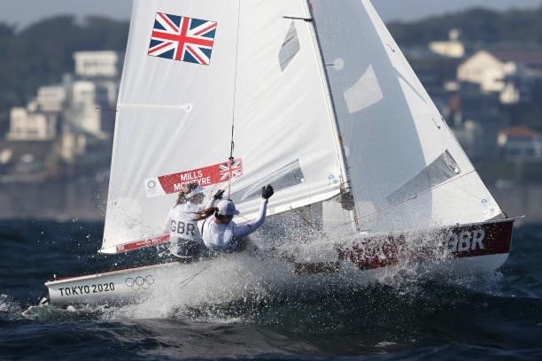 Hannah Mills and Eilidh McIntyre of Team Great Britain compete in the Women's 470 class on day five of the Tokyo 2020 Olympic Games at Enoshima Yacht...