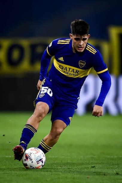 Vicente Taborda of Boca Juniors drives the ball during a match between Boca Juniors and San Lorenzo as part of Torneo Liga Profesional 2021 at...