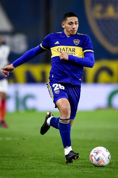 Ignacio Fernandez of Boca Juniors drives the ball during a match between Boca Juniors and San Lorenzo as part of Torneo Liga Profesional 2021 at...