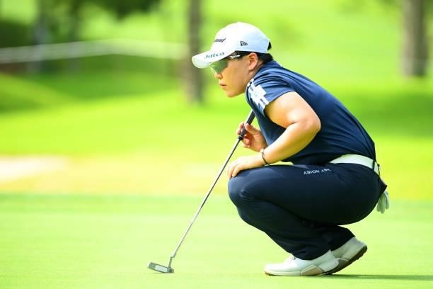 Jiyai Shin of South Korea lines up a putt on the 15th green during the first round of Rakuten Super Ladies at Tokyu Grand Oak Golf Club on July 29,...