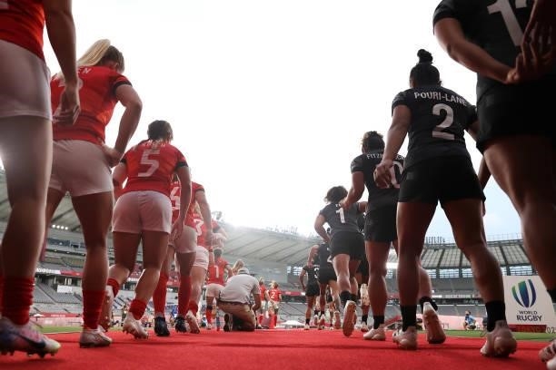 Team New Zealand and Team Great Britain take the field for the Women’s pool A match between Team New Zealand and Team Great Britain during the Rugby...